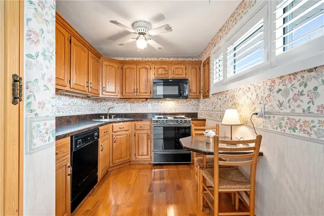 319 Ilex Dr gallery image 8
