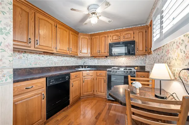 319 Ilex Dr gallery image 11