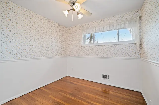 319 Ilex Dr gallery image 16