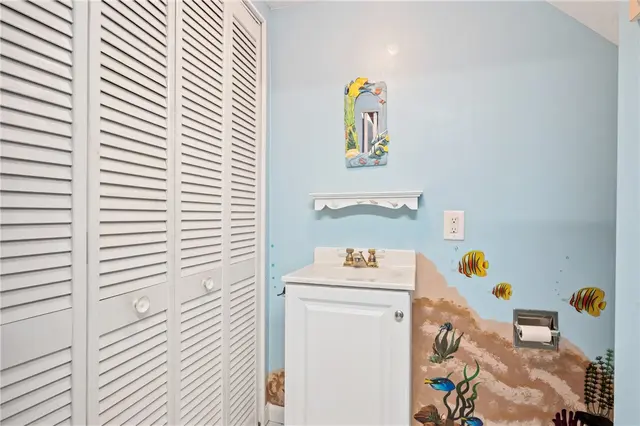 319 Ilex Dr gallery image 22