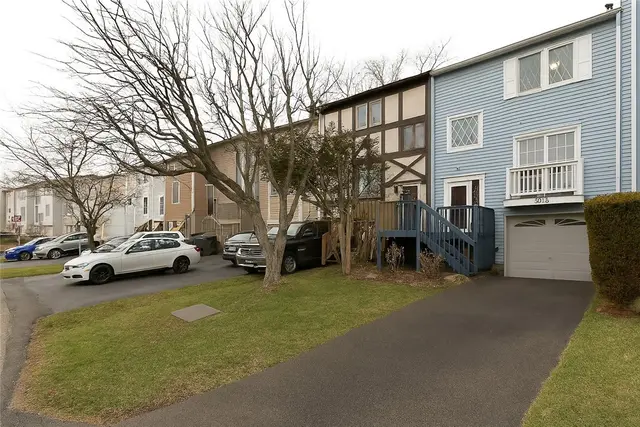 3195 Camberly Dr gallery image 2