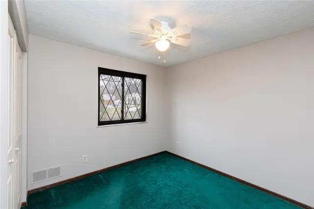 3195 Camberly Dr gallery image 10