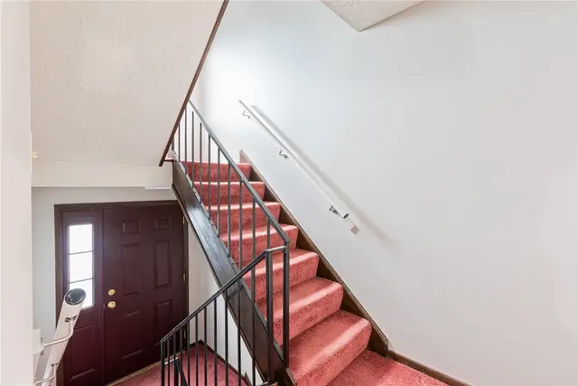 3195 Camberly Dr gallery image 16