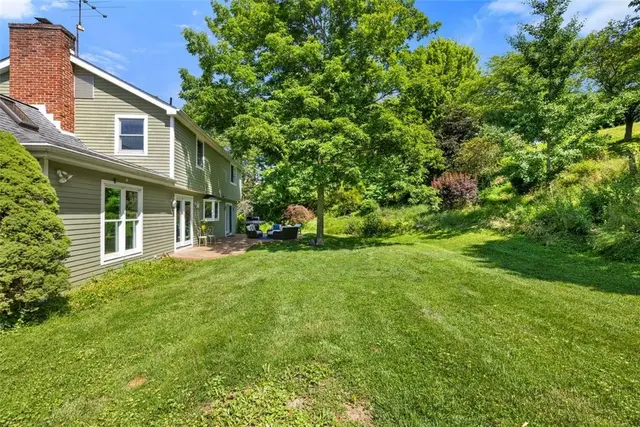 32 Canter Drive gallery image 2
