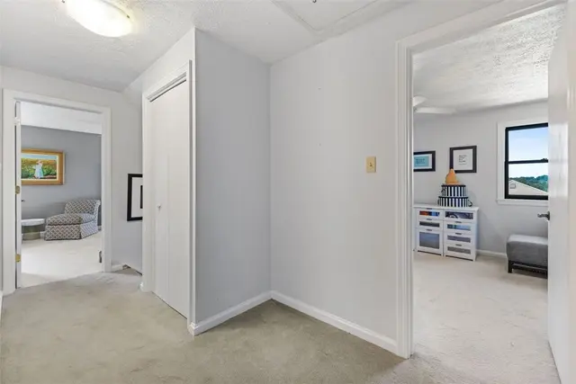 32 Canter Drive gallery image 4