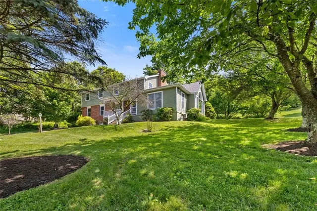 32 Canter Drive gallery image 5