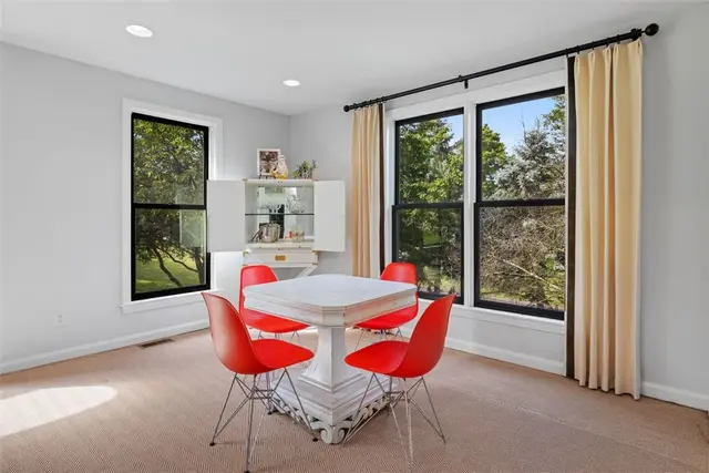 32 Canter Drive gallery image 6
