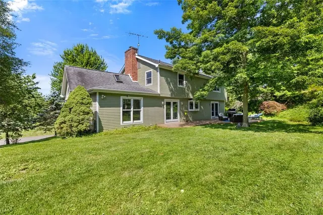 32 Canter Drive gallery image 11
