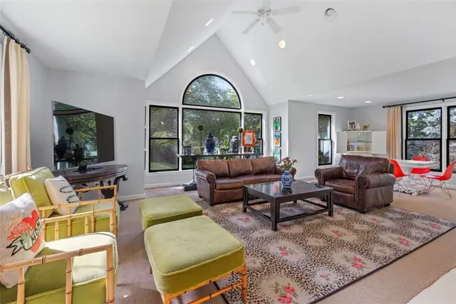 32 Canter Drive gallery image 20