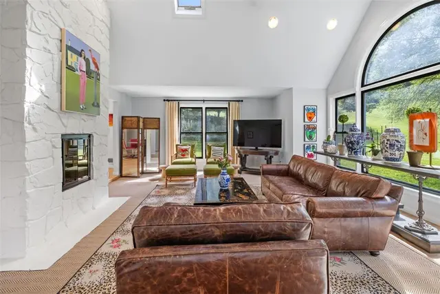 32 Canter Drive gallery image 23