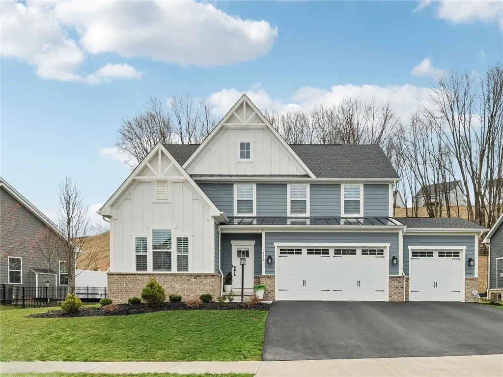 320 Crest Ln