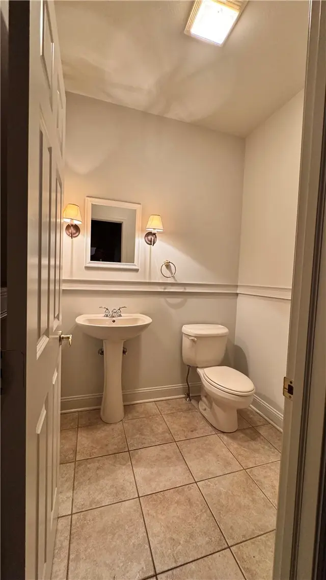320 Steeplechase Dr gallery image 17