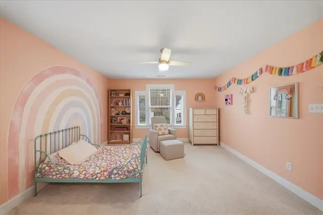 321 Crest Ln gallery image 2