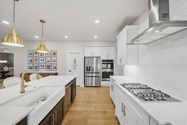 321 Crest Ln gallery image 10
