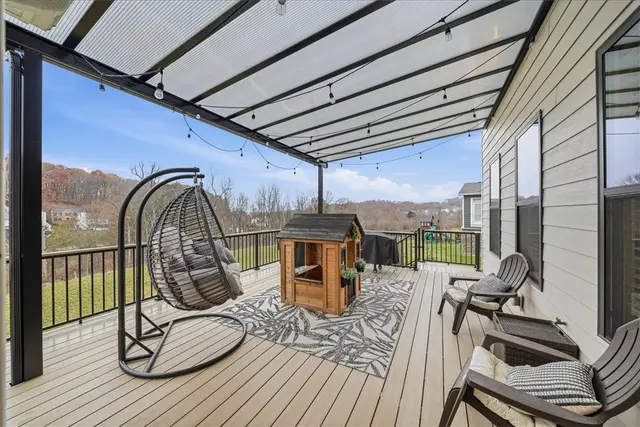 321 Crest Ln gallery image 13
