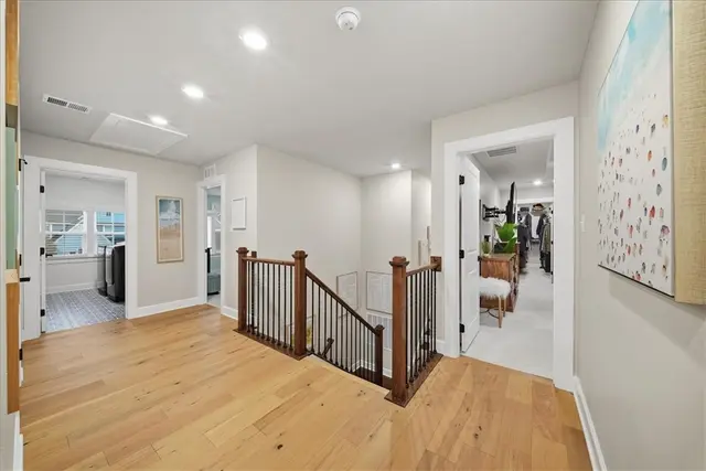 321 Crest Ln gallery image 14
