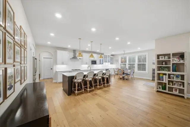 321 Crest Ln gallery image 18