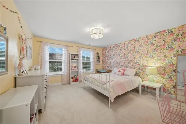 321 Crest Ln gallery image 19