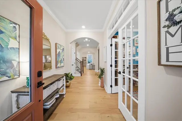 321 Crest Ln gallery image 21