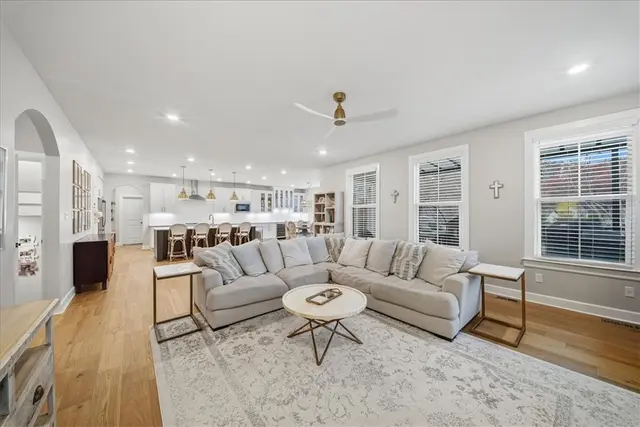 321 Crest Ln gallery image 25