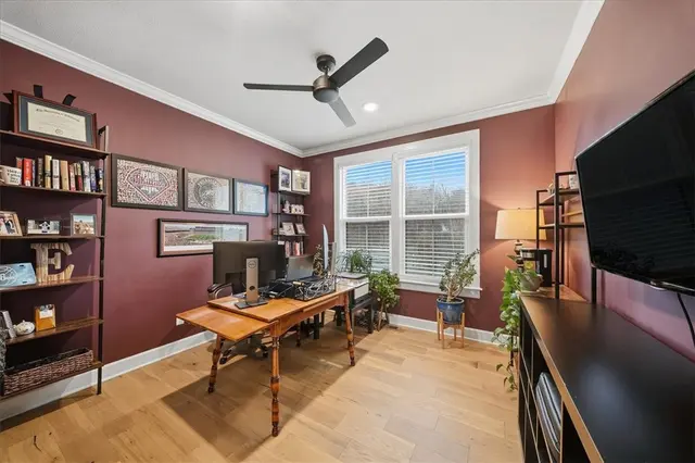 321 Crest Ln gallery image 37
