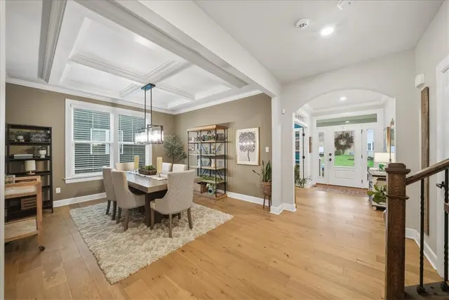 321 Crest Ln gallery image 38