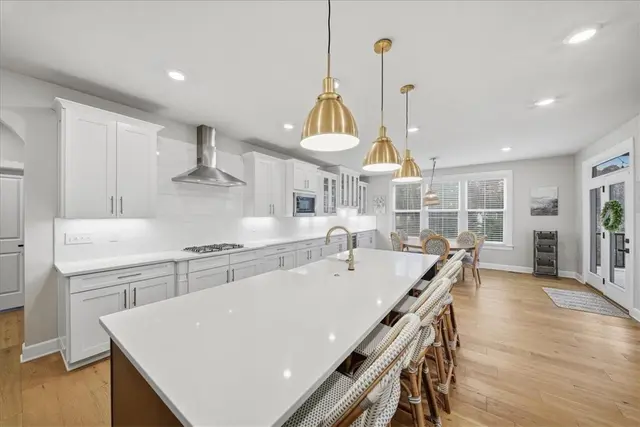321 Crest Ln gallery image 42