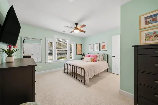 321 Crest Ln gallery image 43