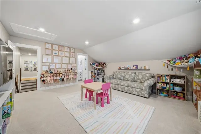 321 Crest Ln gallery image 45