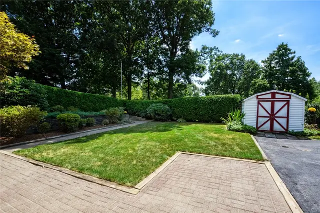 321 Highland Pines Drive gallery image 17