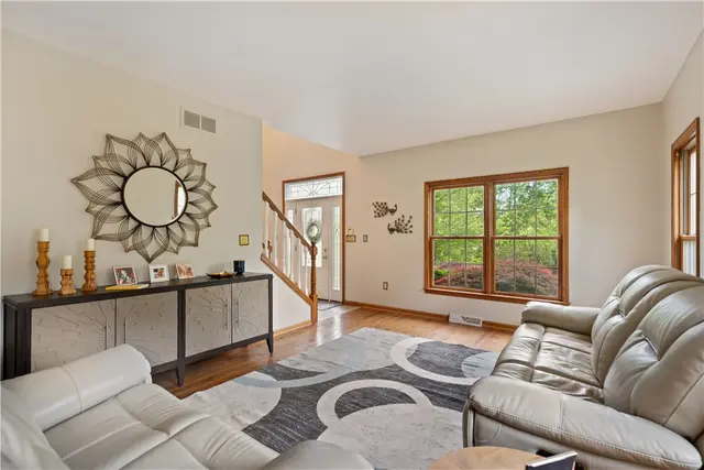 321 Ivy Dr. gallery image 7