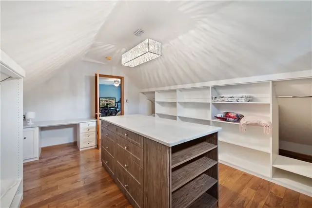 321 Ivy Dr. gallery image 10