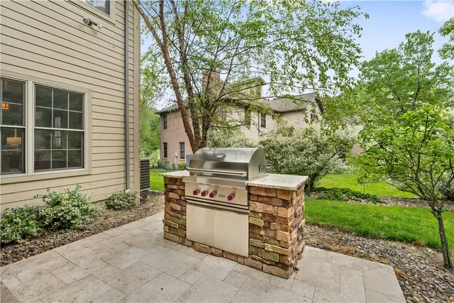321 Ivy Dr. gallery image 14