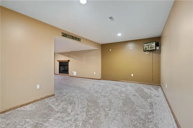 321 Ivy Dr. gallery image 16