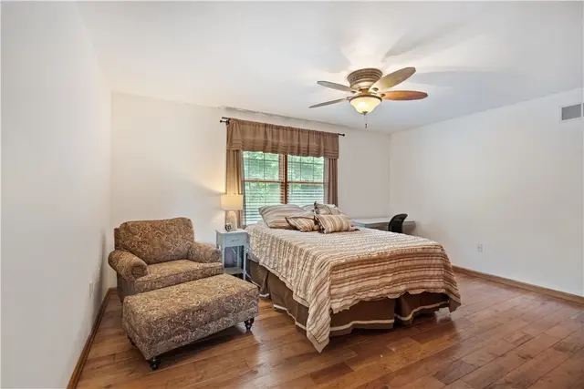 321 Ivy Dr. gallery image 19
