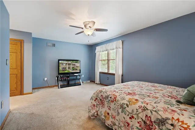 321 Ivy Dr. gallery image 35