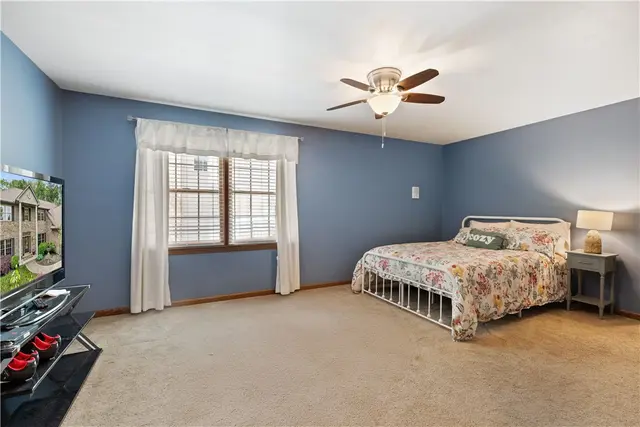 321 Ivy Dr. gallery image 40