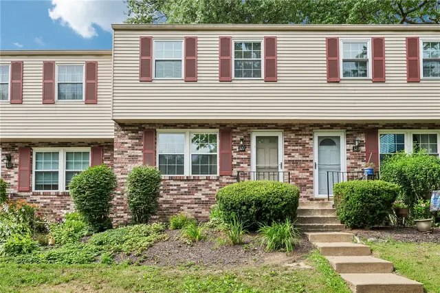 321 Laporte Ct