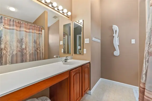 321 Village Dr gallery image 3