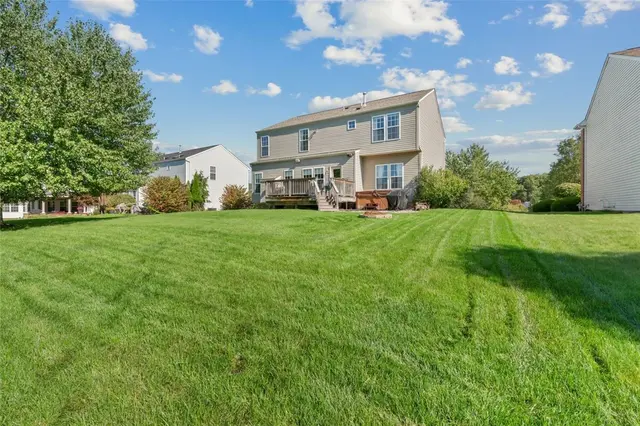321 Village Dr gallery image 5