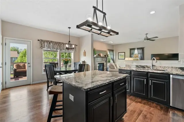 321 Village Dr gallery image 6