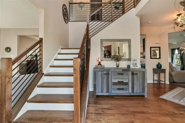 321 Village Dr gallery image 7