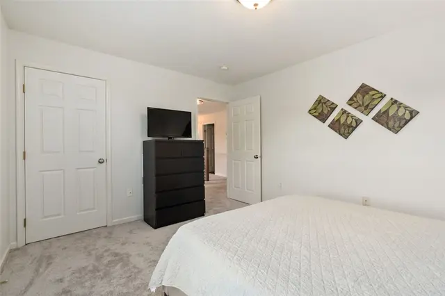 321 Village Dr gallery image 8