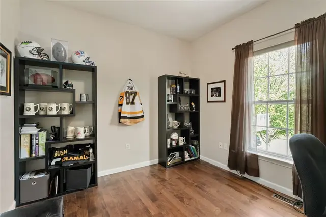 321 Village Dr gallery image 11