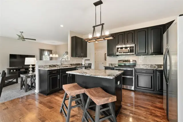 321 Village Dr gallery image 18