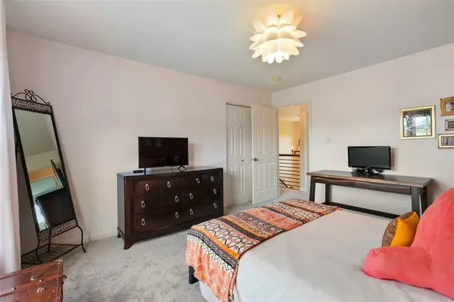 321 Village Dr gallery image 21