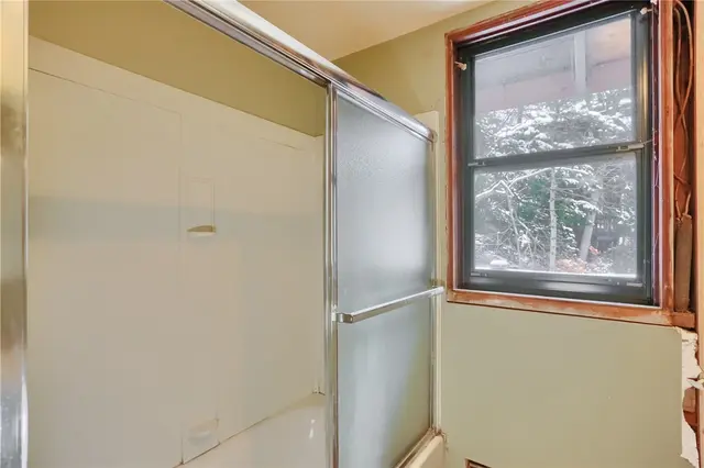 3210 Evergreen Road gallery image 10