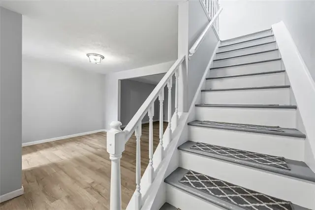 322 Bellford Ct gallery image 3