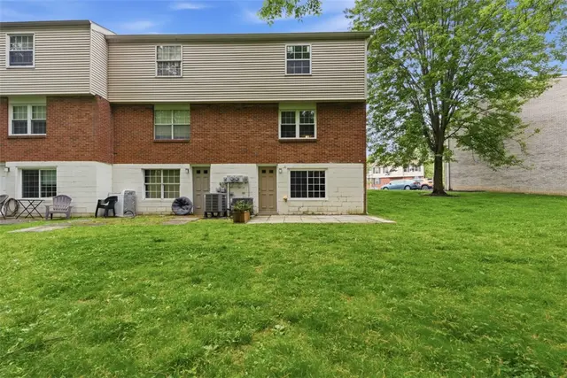 322 Bellford Ct gallery image 12