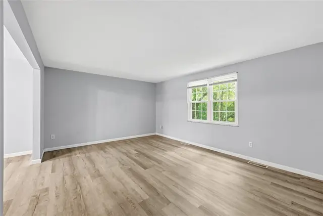 322 Bellford Ct gallery image 13